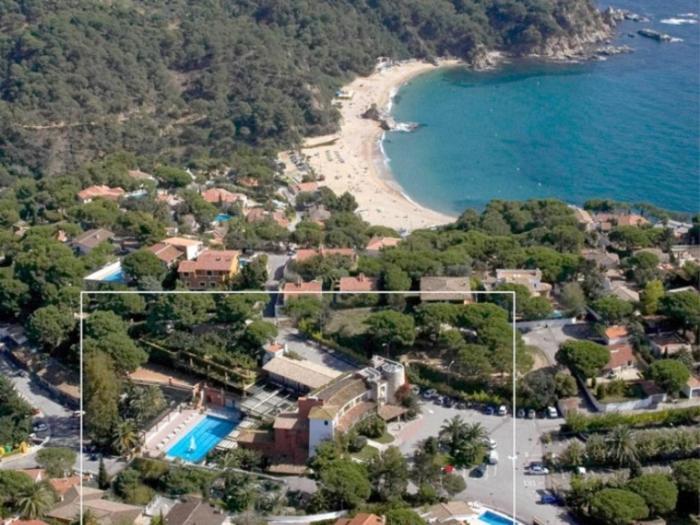 Fischet Villa *